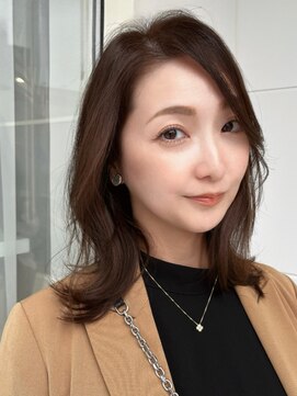 アフロートフクオカ(AFLOAT FUKUOKA) 30代に人気!顔周りの後れ毛がかわいいシャギーレイヤー