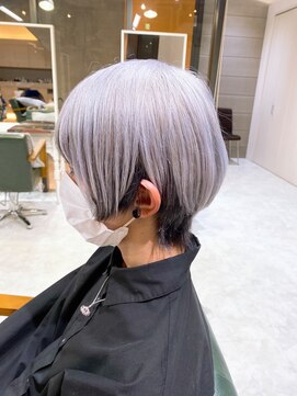 デイズ(days) グレーシルバーマッシュウルフショート/ブリーチデザイン原宿