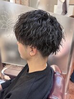 ゼロスバーバー(0's BARBER SHOP)&nbsp;20代ツイストスパイラルパーマ◎アップバング×ビジネス
