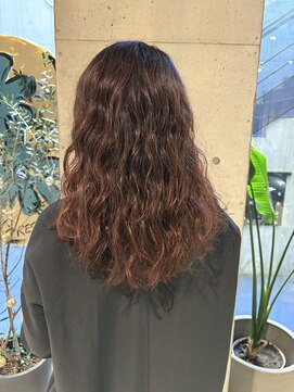 レジュアル(RESSUAL) セミロング　スパイラルパーマ　ムース仕上げ