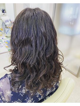 ルシアス(Lucius) パーマスタイル