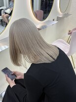 アン(Hair make un) ホワイトベージュ/ベージュ/ブリーチ/ホワイト/