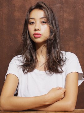 シアンデルカ(CYANDELUCCA) 重軽ニュアンスなロングレイヤー