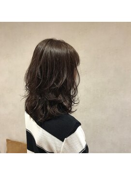 ライフ ウィズ ヘア(LIFE with HAIR) 動きのあるおしゃれセミディ