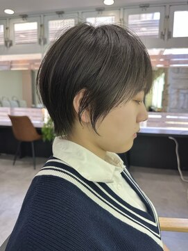 ビューエヒメ(VIEW EHIME) 大人ラフウェーブ外ハネボブダークブラウンスウィングショート