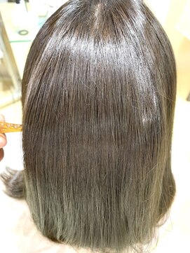 アズール 草加(azule) ツヤ髪♪髪質改善カラー 緑