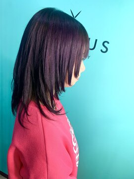 ウラヌス バイ ギャラクシー(URANUS by GALAXY) レイヤーカット+パープルカラー