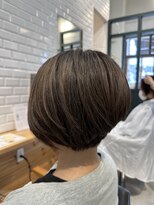 アリーマーケットリル(ALLEY MARKET lil)&nbsp;グレージュ/脱白髪カラー/ショートボブ/白髪ぼかし