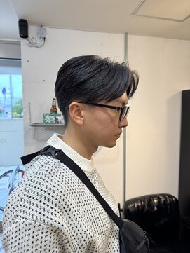 グッドプレイスアンドシング(Good Place&thing) 刈り上げセンターパート