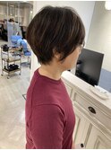 大人女性にぴったりの小顔くびれショートひし形シルエット赤羽
