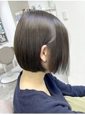 コンパクトミニボブ×暗めグレージュ