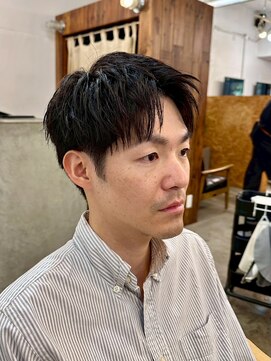 ファルベ(Farbe) ・スパイキーショートブルーブラックフェザーパーマサーフカール