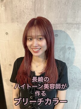 コワファースト長崎シャンプーボーイ 2nd(COIFF1RST 長崎 SHAMPOO BOY) 長崎 レイヤーカット×ハイトーン レッドピンク