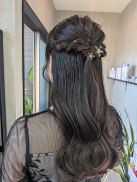 トリコ(ToricO) ハーフアップスタイル