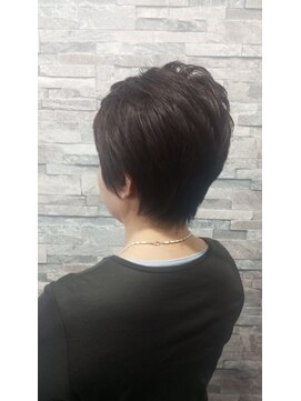 ヴィソップ(V.S.O.P) 職場で褒められる大人女性のシャープなショートカット