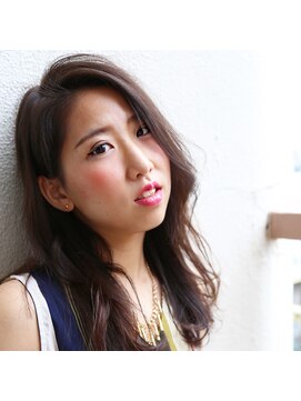 イソラブル(ISOLA-blu) 【長い前髪スタイル】シルキーアッシュ×ゆるふわスタイル