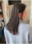 オフェスでも浮かないハイライトグレージュ