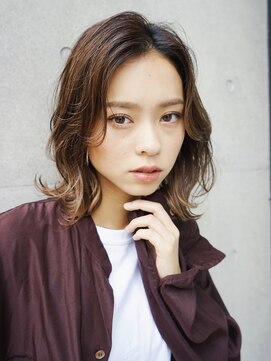 サンク 原宿 表参道(cinq) くびれレイヤーミディアム×シアベージュ