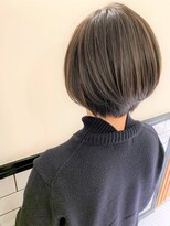 ビーハイブアヴェダ PARCO2店(BEHIVE AVEDA)&nbsp;[BEHIVE 高橋]　２０代３０代　女性らしい丸みのショートボブ