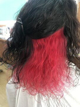 ビューテ(BIEUTE) ピンク?レッド?なインナーカラー