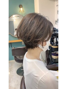 ベラ(Bella) 【Bella吉祥寺】暗髪×耳かけショート