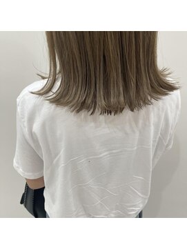 ニール(Neale.) くすみベージュ