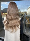 20代30代40代ミルクティベージュロングヘアハイトーン
