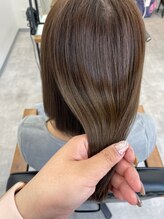 タンパク質復元機能で圧倒的なツヤと潤いが根元から毛先までずっと続く♪こんなカラー今まで見たことない！