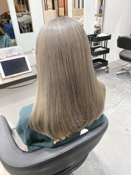 トナリ(tonari) white milk tea