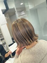 アイズ 本厚木(AIZU)&nbsp;白髪ぼかしハイライト　バレイヤージュ　シナモンベージュ