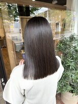 ムク(Muku)&nbsp;暗めグレージュ☆ぱつっとミディアム