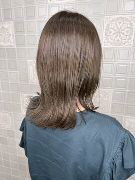 トリエラ 池袋(TRIELA) グレーベージュカーキｘソトハネミディ