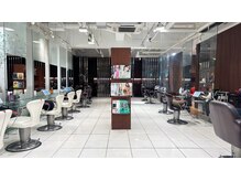アース 北浦和店(HAIR&MAKE EARTH)の雰囲気(広々とした店内♪)