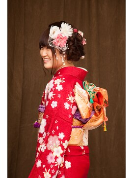 チーモ ハッピー ヘア メイク(CheeMo happy hair make) 女性らしい振袖着付けスタイリング