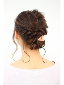 アンアミ オモテサンドウ(Un ami omotesando) 【Ｕｎａｍｉ】ゆるっとお呼ばれアレンジ島田梨沙