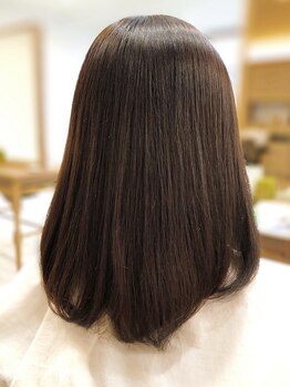 大人気☆縮毛矯正なのに髪質改善できる"美革ストレート"取り扱い♪オリジナル技法で自然なツヤやかな髪に―