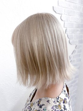 ホーミー(Homey) ホワイトパールボブ