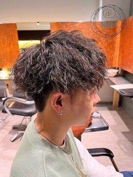 アットリッチ(@RICH) マッシュ×ツイストスパイラルパーマ