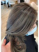 jouir三鷹店のスタイリストが作る、三鷹で人気のハイライトカラーをご紹介*[ゼロテク/白髪染め/白髪ぼかし]