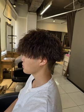 アイズ 海老名(AIZU) ツイストスパイラルパーマ　メンズパーマ　ツイストパーマ　眉毛