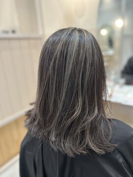 シダ(sida) 白髪ボカシしても伸びてきて1ヶ月で気になってませんか?