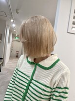 ヴィア(Via)&nbsp;ハイトーンボブケアブリーチホワイトブロンドくすみベージュ