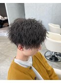 波巻きツイストスパイラルパーマツーブロック刈り上げ