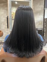 ハコ(H.A.Co) 光沢感のある暗髪グレージュです。