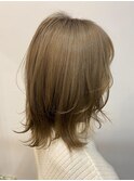 透明感ベージュのくびれヘア
