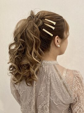 ヘアアレンジメント ボガスティーズ 溝の口店(Hair arrangement Vogusty's) ボリュームポニー／参列/イベント/パーティー