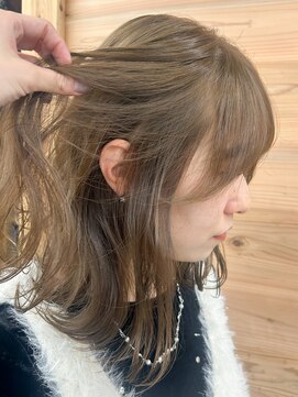 シロ 大名2号店(SiLO) ブリーチなし＊大人可愛いオリーブベージュ