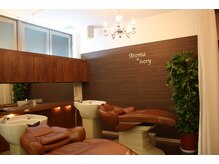 Aroma&ivoryの店内。シャンプー台もフラットなのでリラックス♪