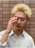 金髪スパイキーショート