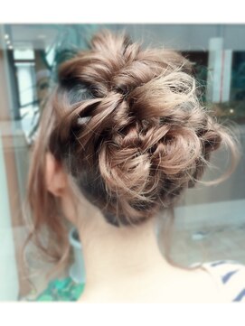 ラウンジ モリオ イケブクロ(Lounge MORIO Ikebukuro) 【morio池袋】ボブでもアレンジ☆トリプルくるりんぱ